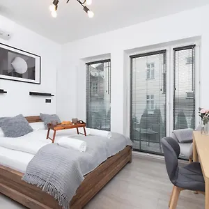 Cracow Rakowicka 14 By Renters Apartament
